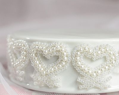 Vintage Pearl and Hearts Trim Porcelain Base