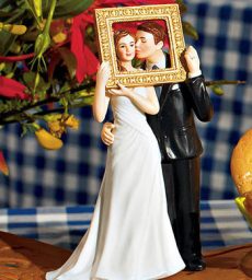 "Picture Perfect" Couple Figurine - Light Skin Tone