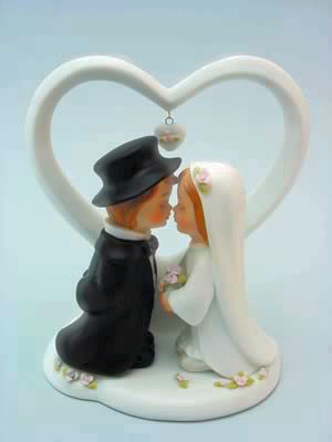 Cute Kissing Couple With Heart